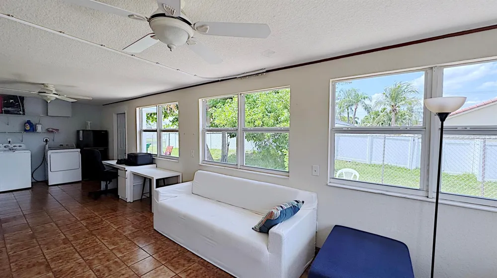 411 SE 4th Street Dania Beach, FL 33004