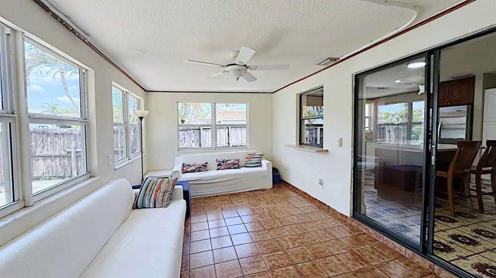 411 SE 4th Street Dania Beach, FL 33004