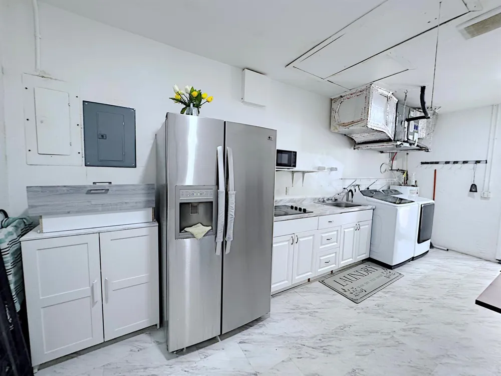 411 SE 4th Street Dania Beach, FL 33004