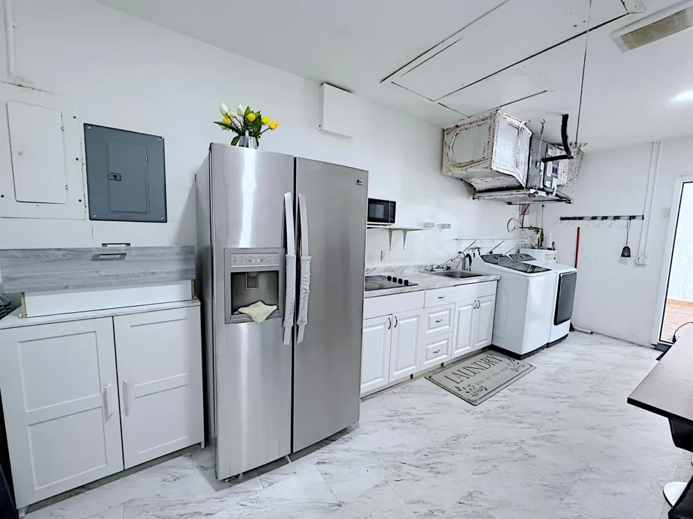 411 SE 4th Street Dania Beach, FL 33004