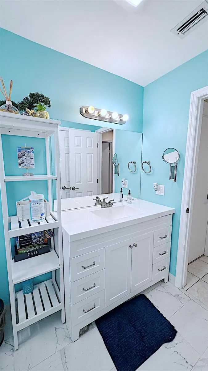 411 SE 4th Street Dania Beach, FL 33004