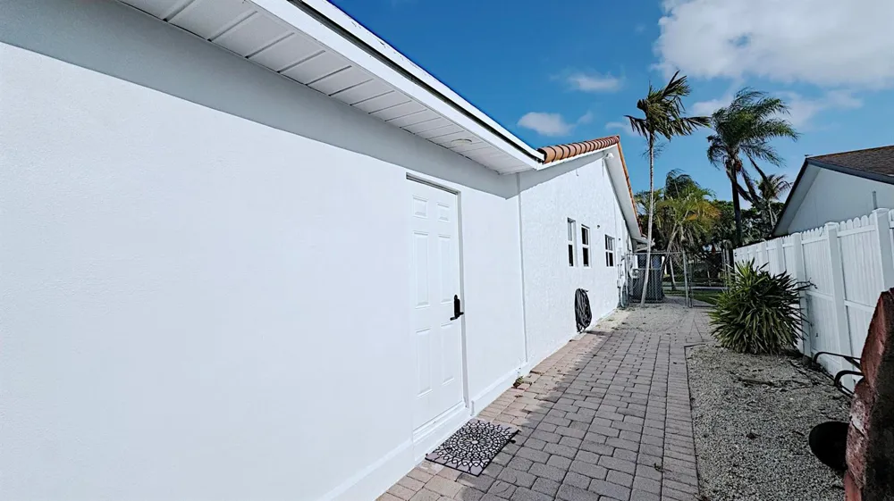 411 SE 4th Street Dania Beach, FL 33004