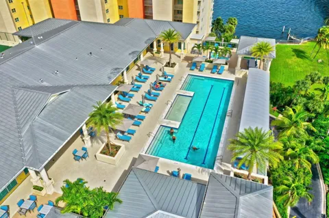 2640 Lake Shore Drive #1716
