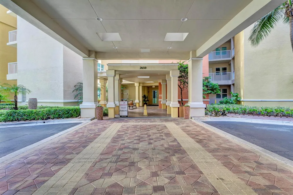 2640 Lake Shore Drive #1716 Riviera Beach, FL 33404