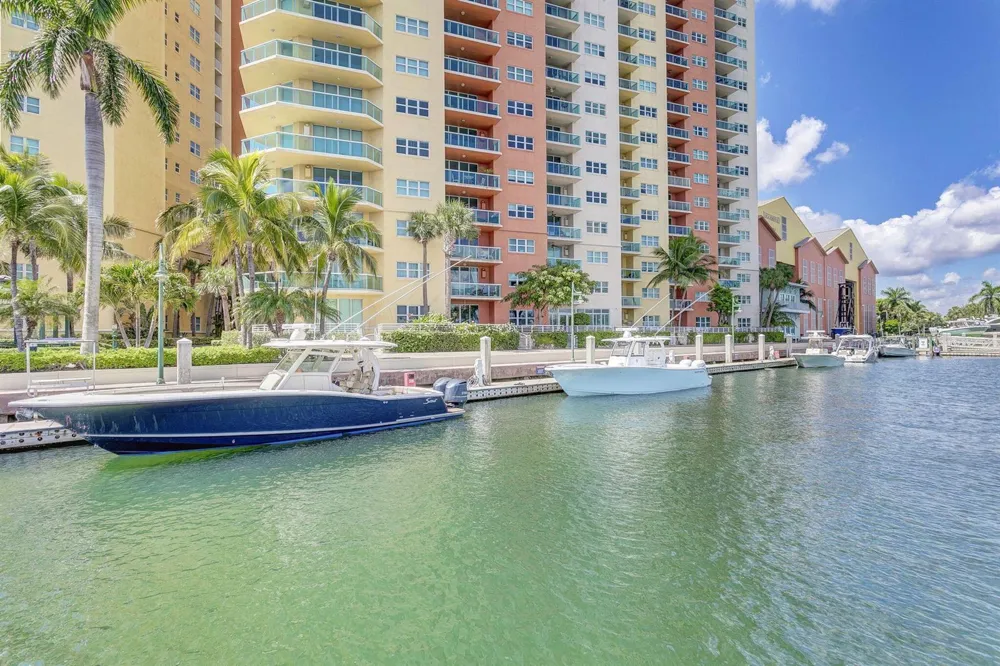 2640 Lake Shore Drive #1716 Riviera Beach, FL 33404