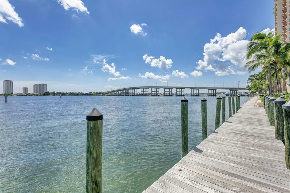 2640 Lake Shore Drive #1716 Riviera Beach, FL 33404