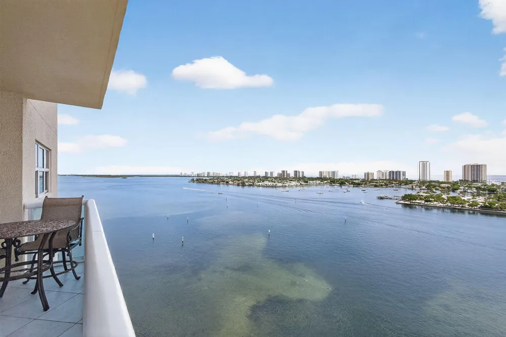 2640 Lake Shore Drive #1716 Riviera Beach, FL 33404
