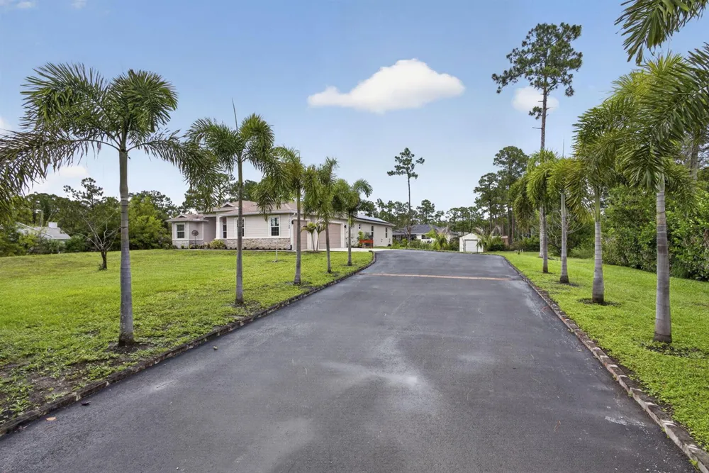 17145 Hamlin Boulevard Loxahatchee, FL 33470