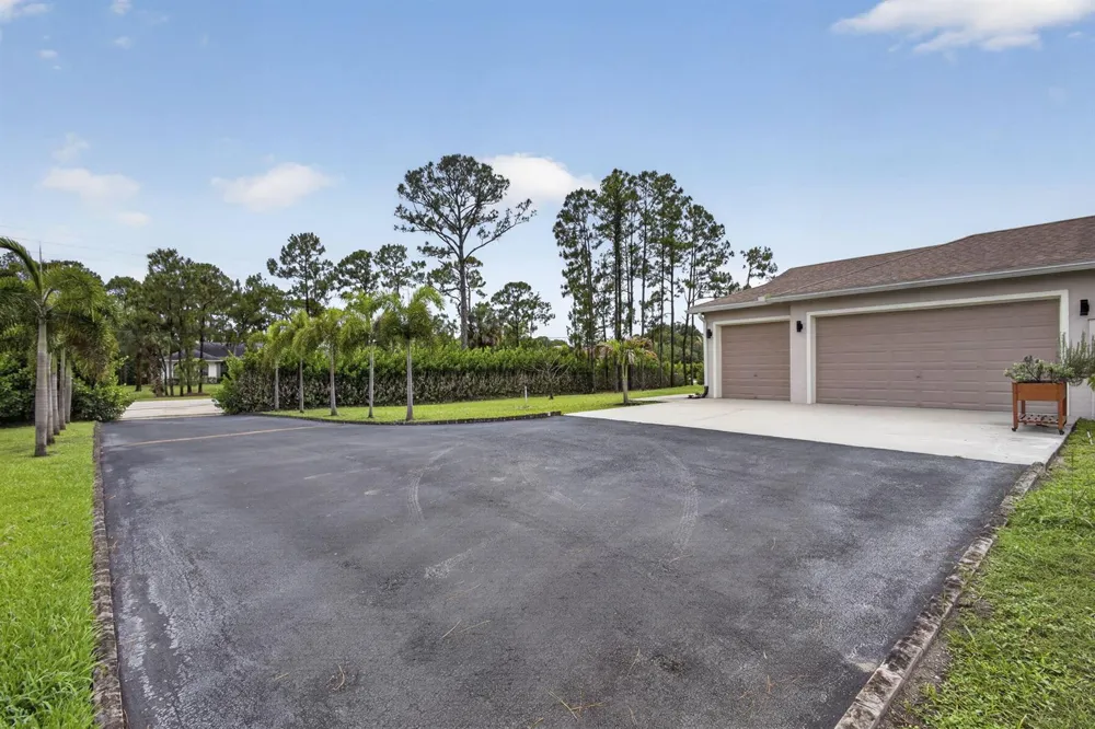 17145 Hamlin Boulevard Loxahatchee, FL 33470