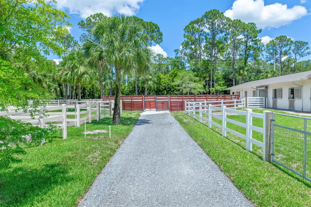 1464 Stallion Drive Loxahatchee, FL 33470