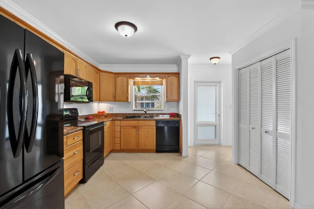 1166 Hillsboro #26 Hillsboro Beach, FL 33062