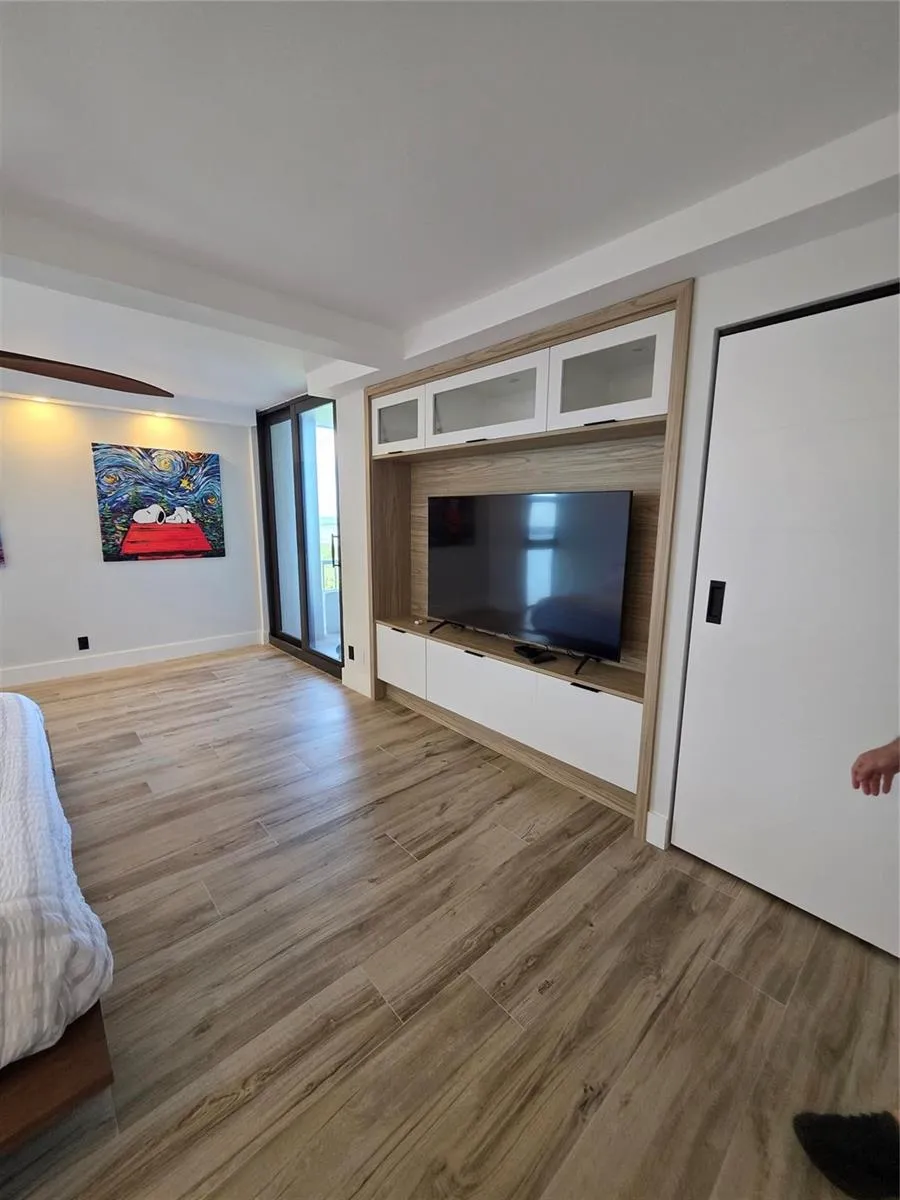 5550 Ocean Drive Riviera Beach, FL 33404
