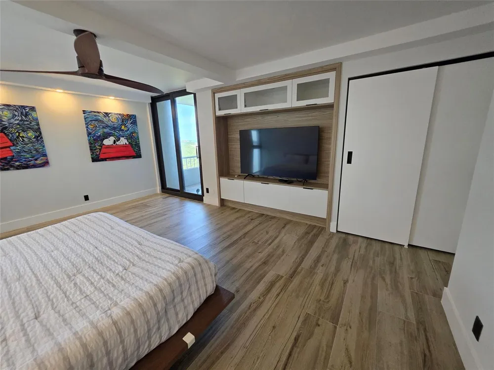 5550 Ocean Drive Riviera Beach, FL 33404