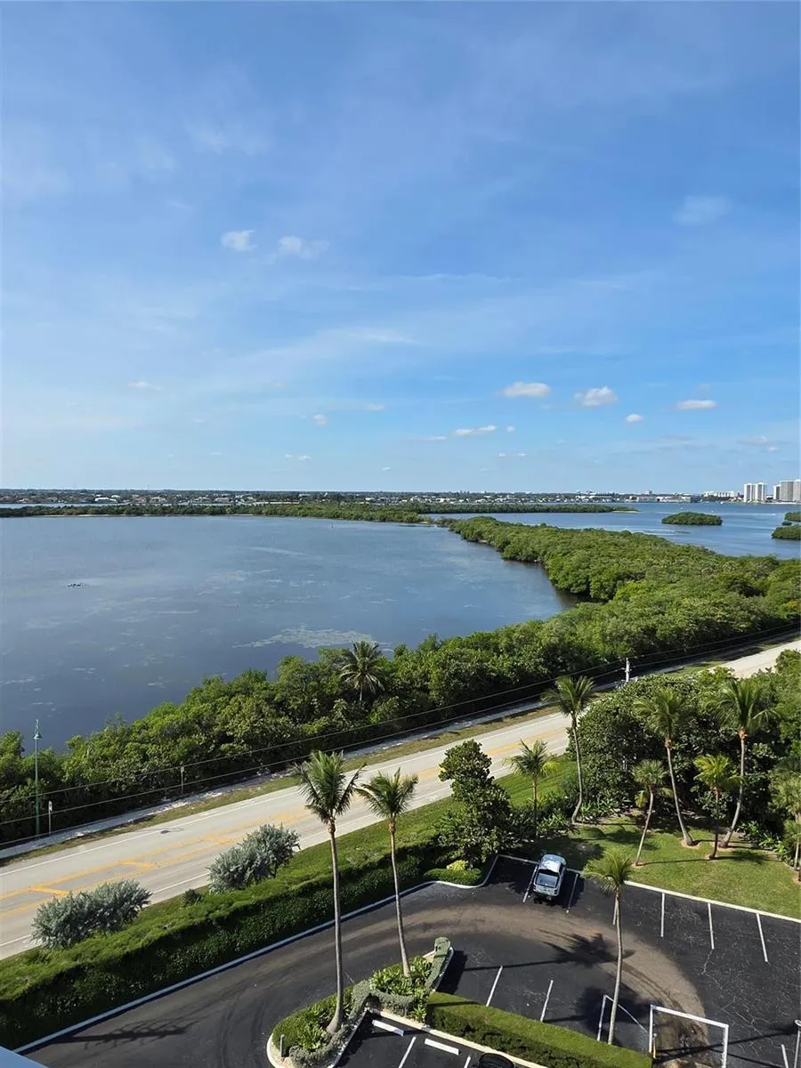 5550 Ocean Drive Riviera Beach, FL 33404