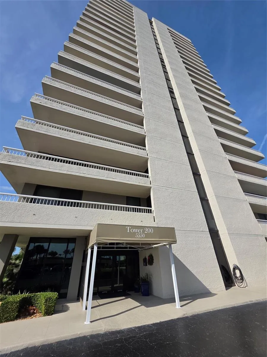 5550 Ocean Drive Riviera Beach, FL 33404