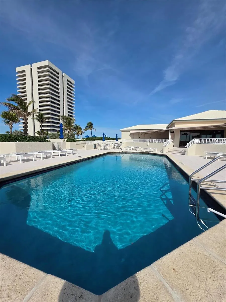 5550 Ocean Drive Riviera Beach, FL 33404