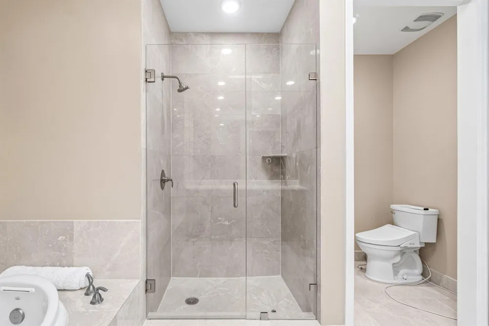 2650 Lake Shore Drive #2403 Riviera Beach, FL 33404