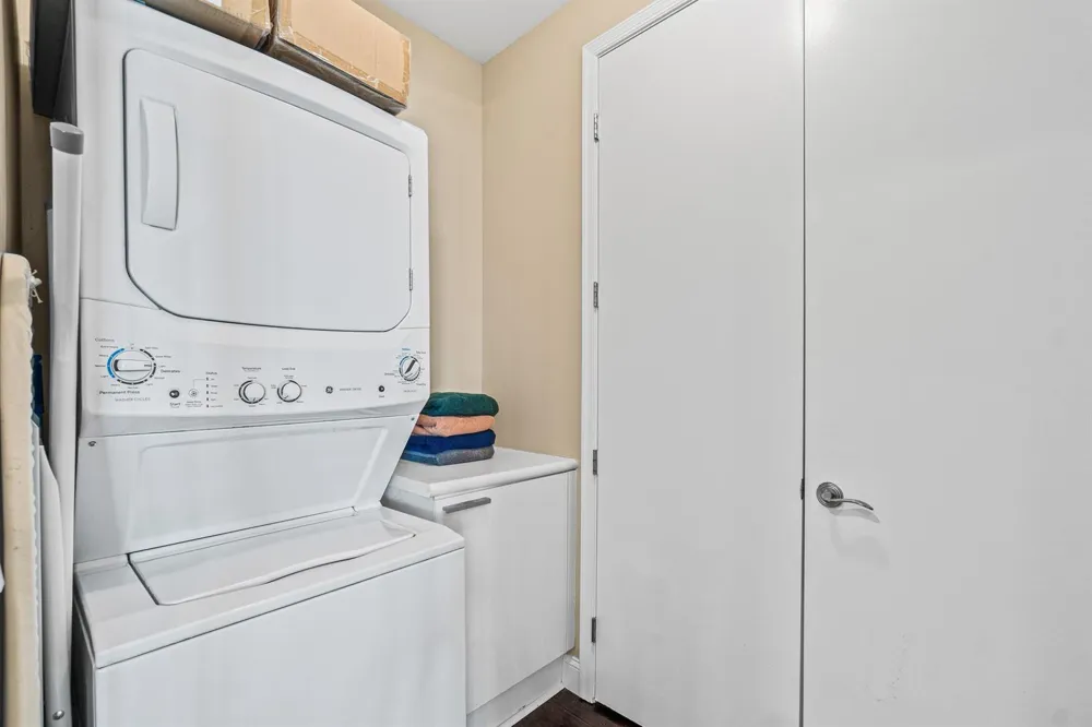2650 Lake Shore Drive #2403 Riviera Beach, FL 33404
