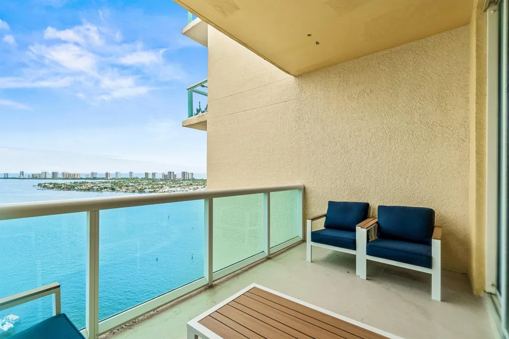 2650 Lake Shore Drive #2403 Riviera Beach, FL 33404