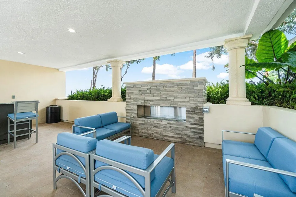 2650 Lake Shore Drive #2403 Riviera Beach, FL 33404