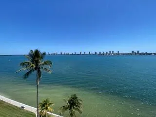 301 Lake Shore Drive #801