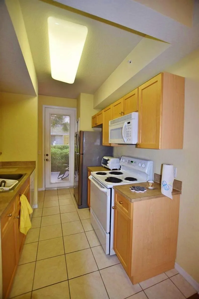 11016 Legacy Drive #103 Palm Beach Gardens, FL 33410