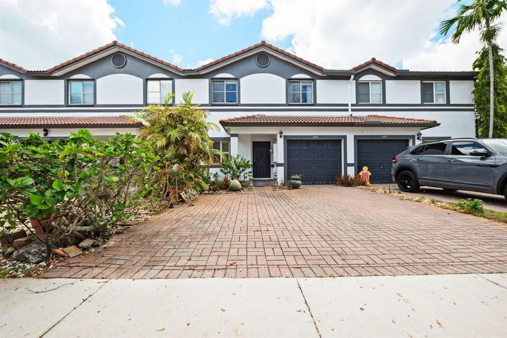 2481 NW 98th Lane Sunrise, FL 33322