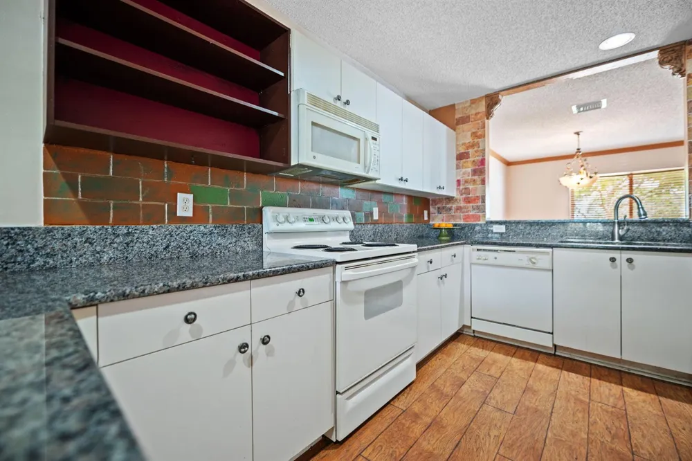 2481 NW 98th Lane Sunrise, FL 33322