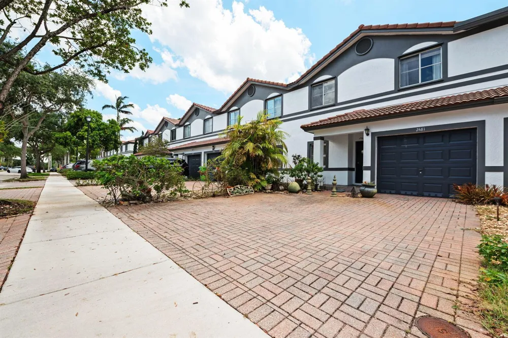 2481 NW 98th Lane Sunrise, FL 33322
