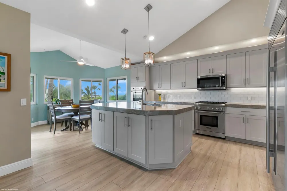 162 Beach Road Jupiter Island, FL 33455