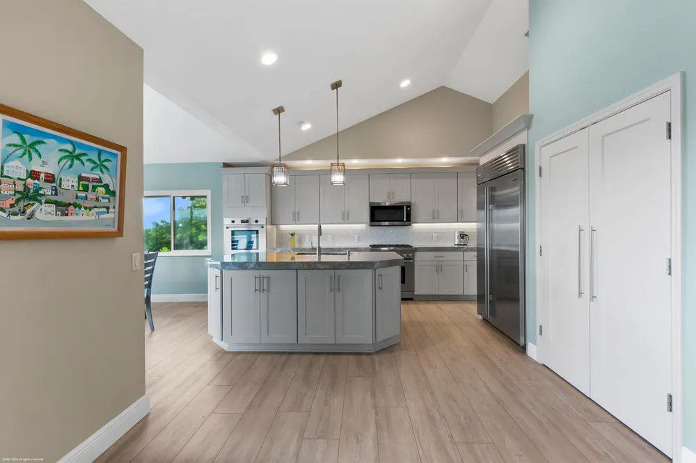 162 Beach Road Jupiter Island, FL 33455