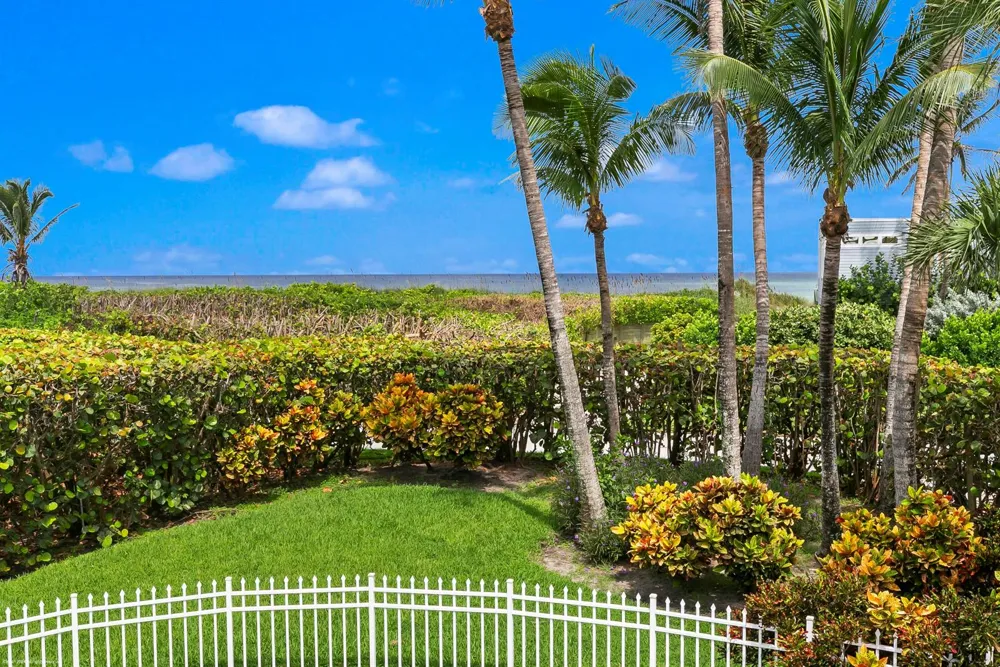 162 Beach Road Jupiter Island, FL 33455
