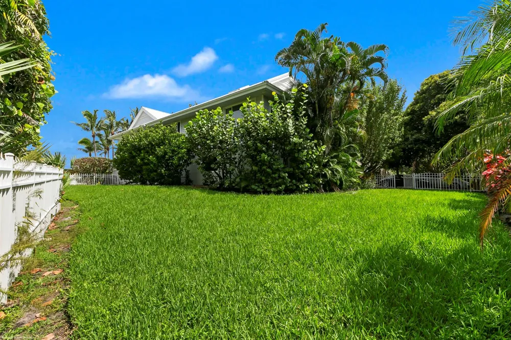 162 Beach Road Jupiter Island, FL 33455