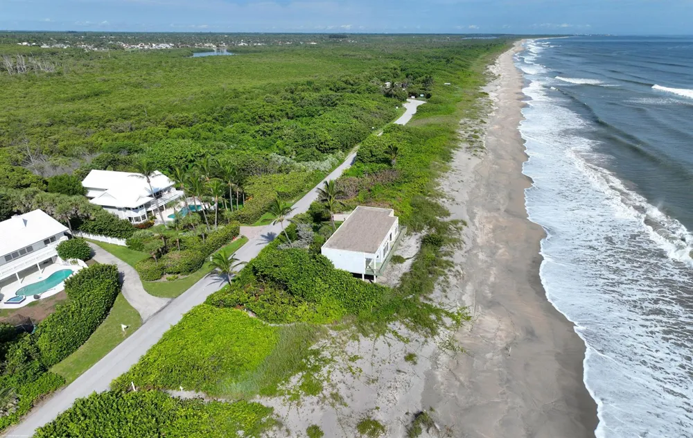 162 Beach Road Jupiter Island, FL 33455