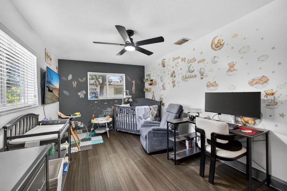 5500 West Place Mangonia Park, FL 33407