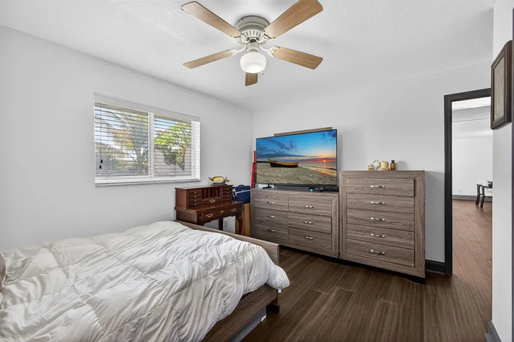 5500 West Place Mangonia Park, FL 33407