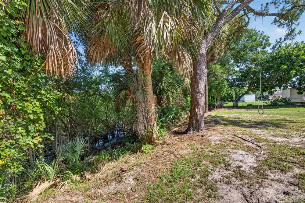5500 West Place Mangonia Park, FL 33407