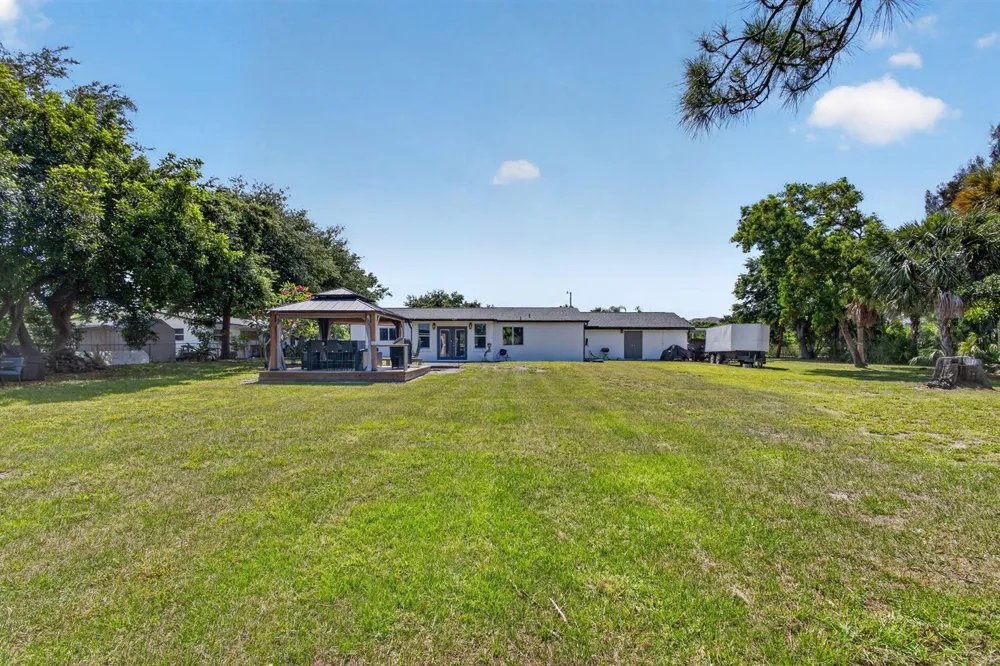 5500 West Place Mangonia Park, FL 33407