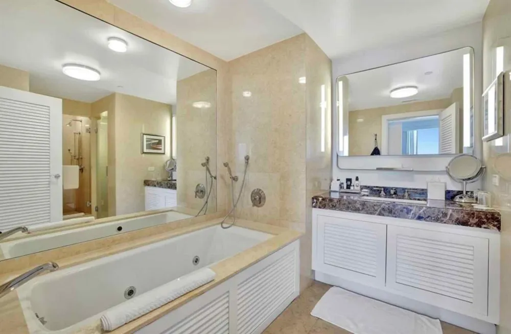1 Fort Lauderdale Beach Boulevard #1709 Fort Lauderdale, FL 33304