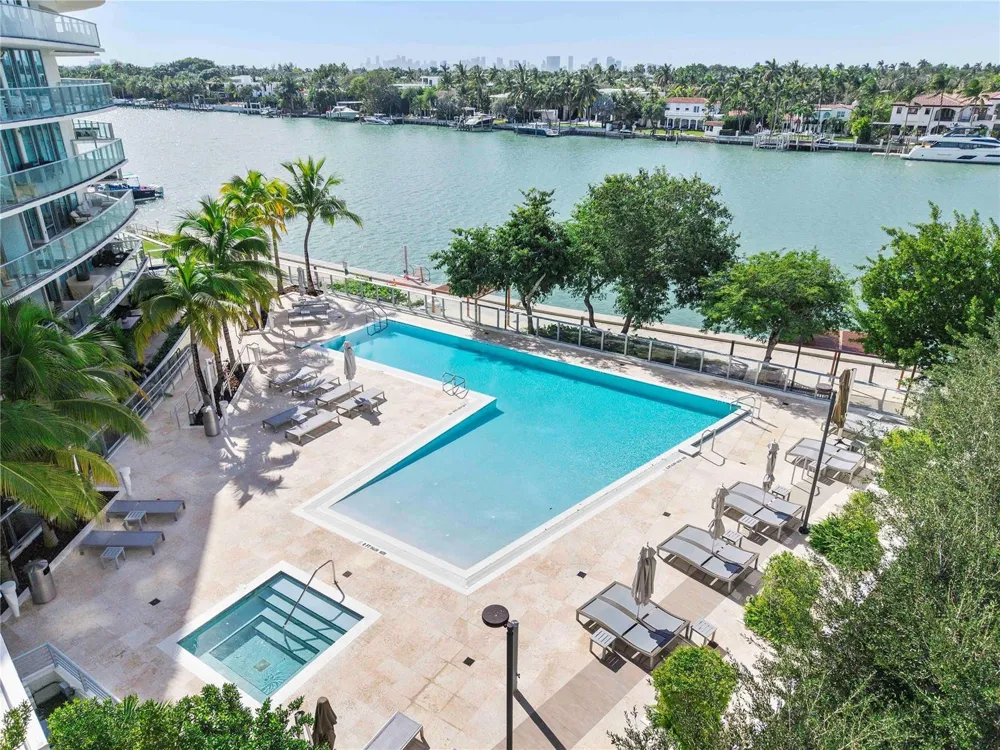6620 Indian Creek Drive #315 Miami Beach, FL 33141