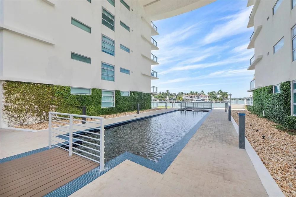 6620 Indian Creek Drive #315 Miami Beach, FL 33141
