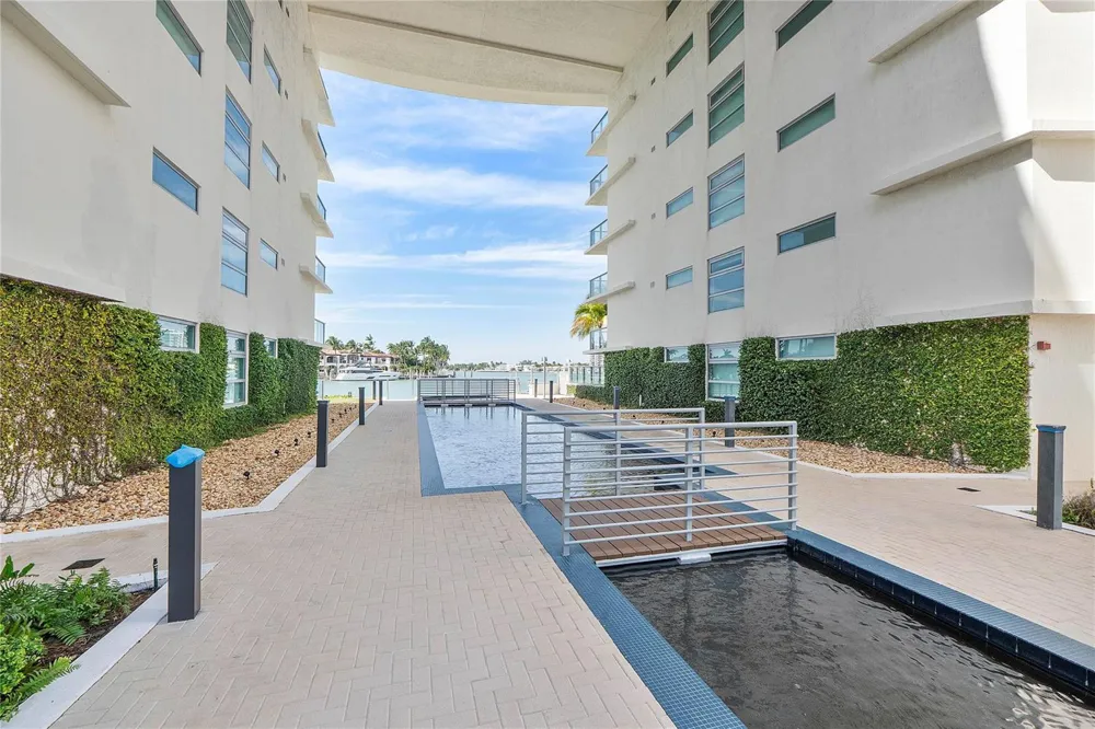 6620 Indian Creek Drive #315 Miami Beach, FL 33141