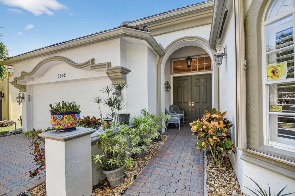 9842 Via Elegante Wellington, FL 33411
