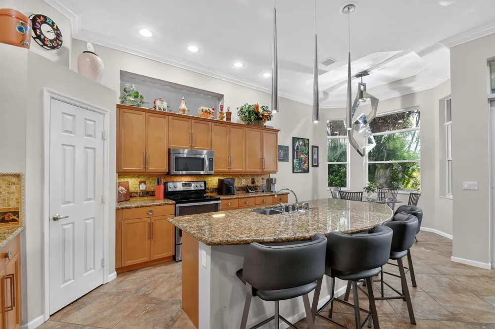 9842 Via Elegante Wellington, FL 33411
