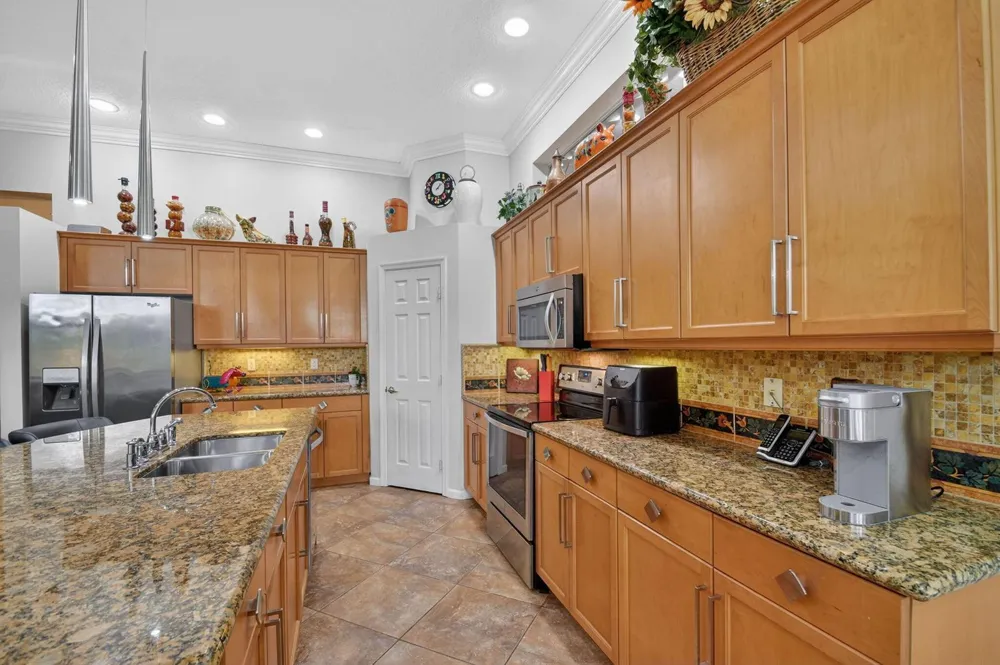 9842 Via Elegante Wellington, FL 33411