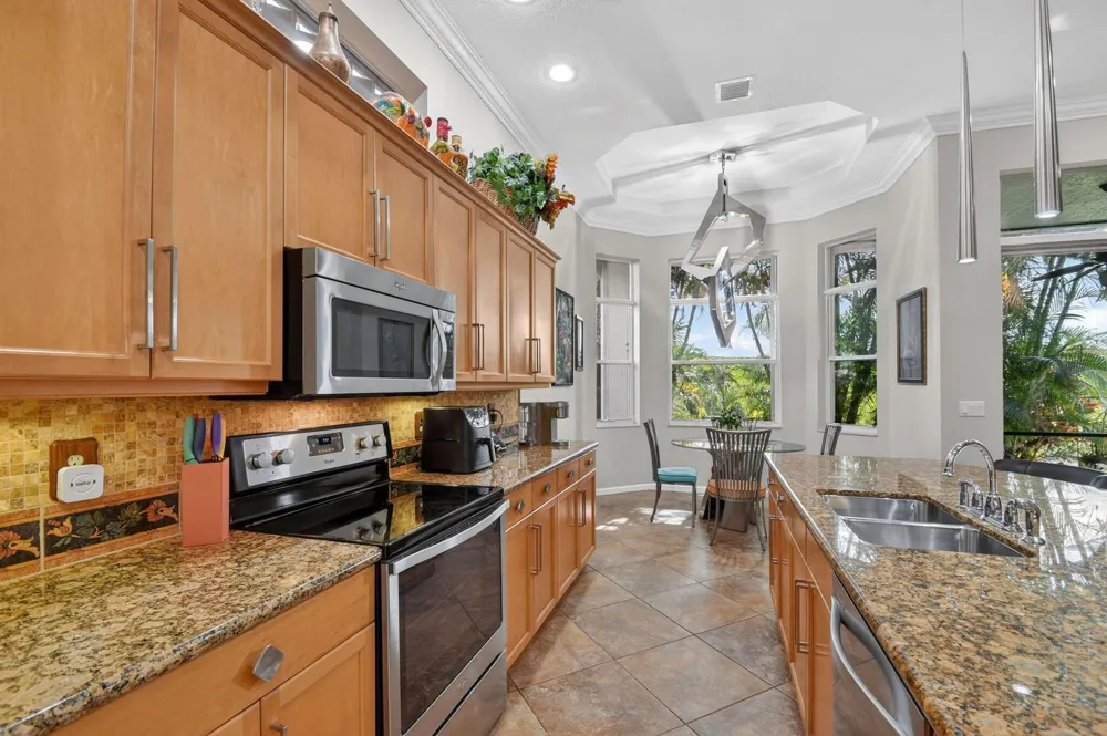 9842 Via Elegante Wellington, FL 33411