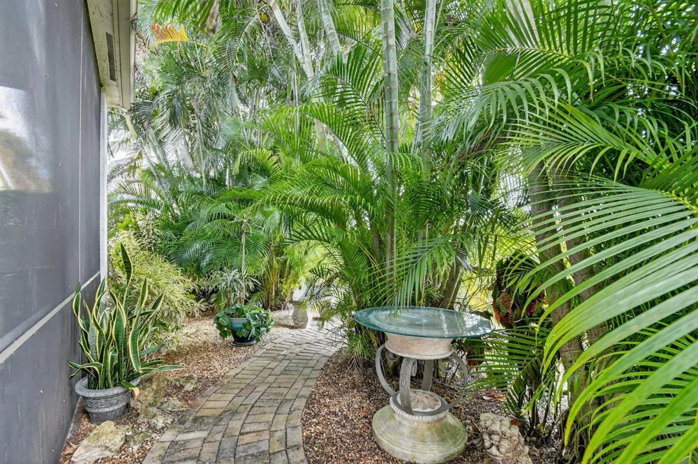 9842 Via Elegante Wellington, FL 33411