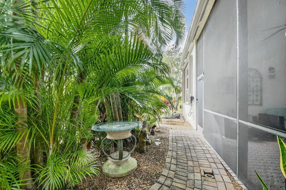 9842 Via Elegante Wellington, FL 33411