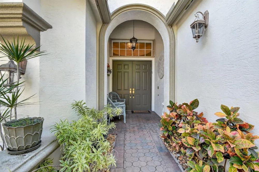 9842 Via Elegante Wellington, FL 33411