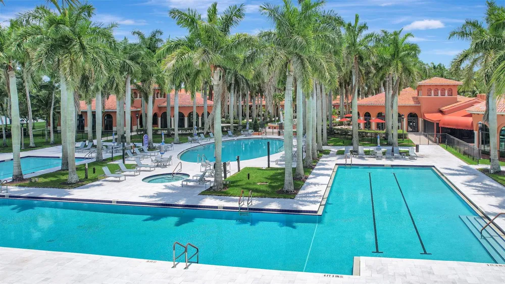 9842 Via Elegante Wellington, FL 33411